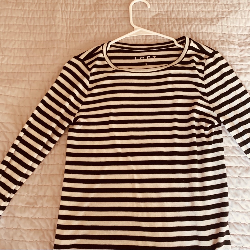 Black and white stripped Long sleeve tee
